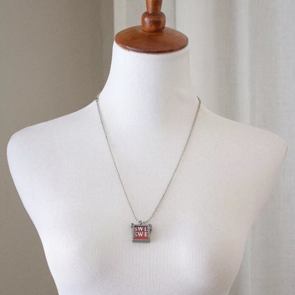 elle saint deveil Jewelry - Women’s Red Swisher Pendant Silver Necklace elle saint deveil Jewelry - Women’s Red Swisher Pendant Silver Necklace